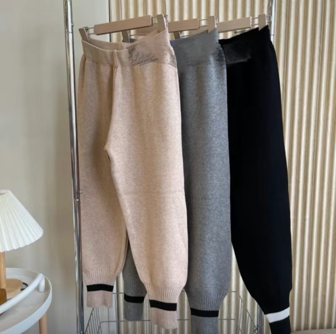 Women's Woolen Knitted Sweatpants Winter Wide-Leg Joggers with Ankle Banded Cuffs, Sports Pants Casual Trousers